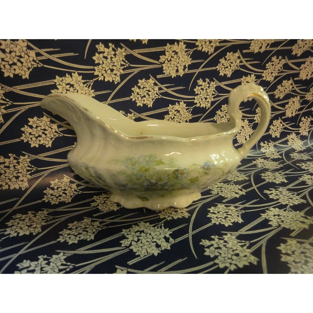 Estate find vintage gravy boat bowl with handle blue white flowers scroll work‎